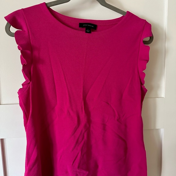 Ann Taylor pink flutter sleeve shell top - Picture 1 of 3